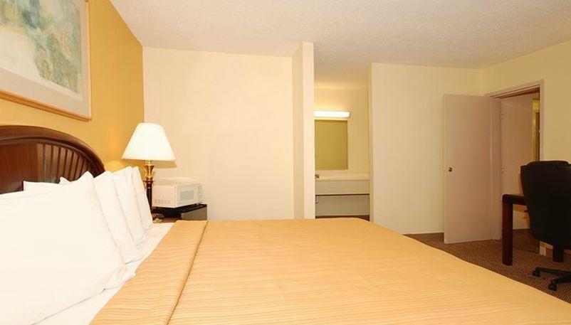Econo Lodge Inn & Suites Carrollton Værelse billede